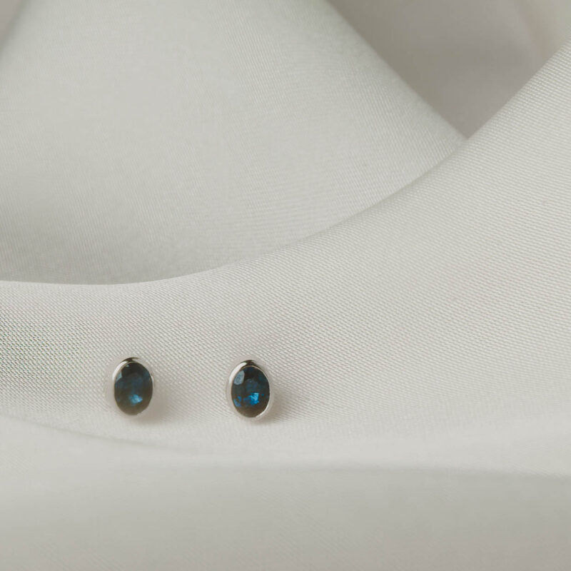 ARETES ZAFIRO AZUL OVAL